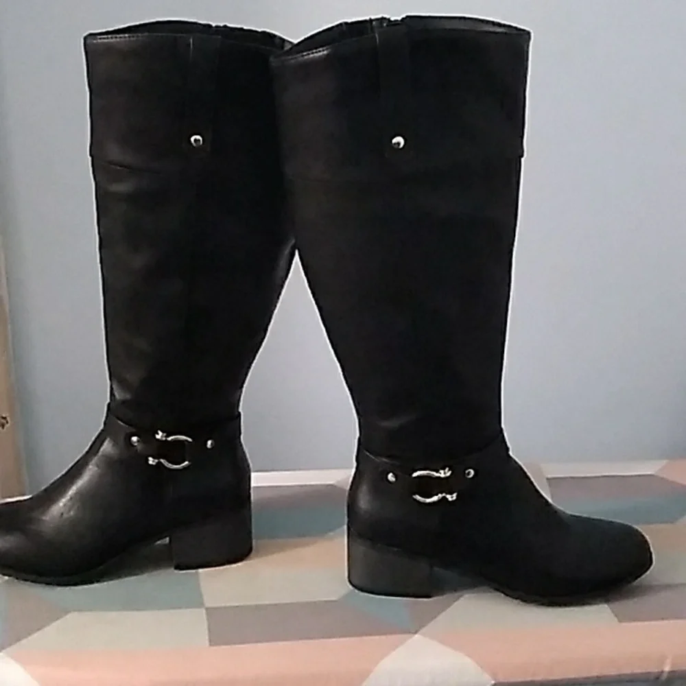 Tall boots - Picture 3 of 4